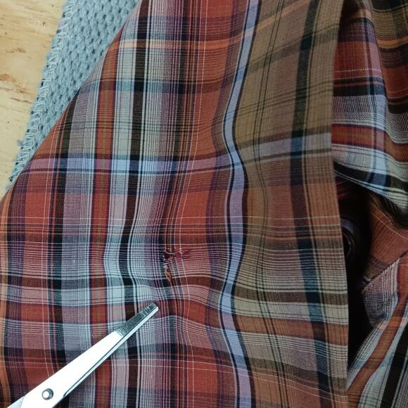 Cinch Fast Back Ropes Shirt Mens Large Red Plaid Pressed Patched Western Rodeo - Picture 10 of 11